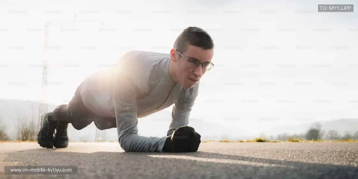 🎁 周边好物,把赛场带回家!